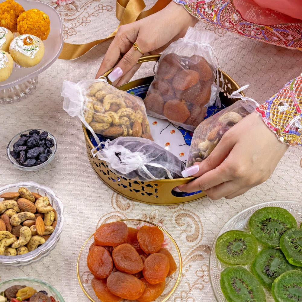 LILA DRY FRUITS Gift Hamper Roasted Cashew Almonds Seeds Mix Chatpata Cranberry | Combo Pack Festive Gift Box with Daily Use Round Tray Perfect For Gifting