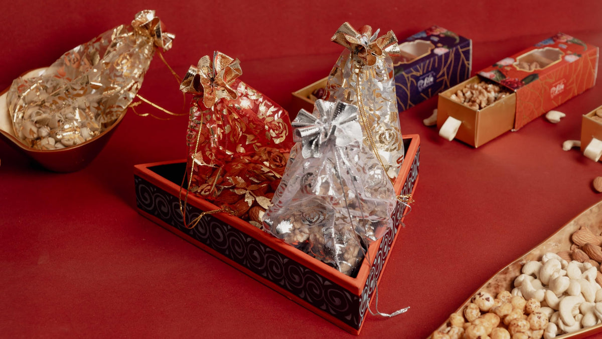 Diwali Gift Hamper for Family and Friends with Cashews, Almonds, Walnuts