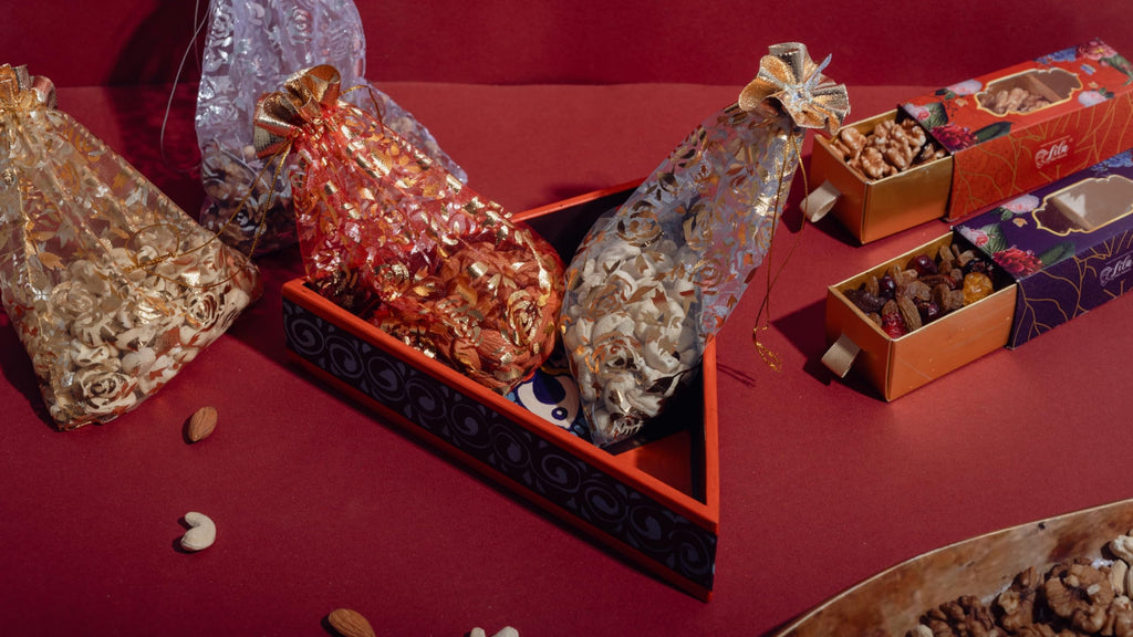 Diwali Gift Hamper for Family and Friends with Cashews, Almonds, Walnuts